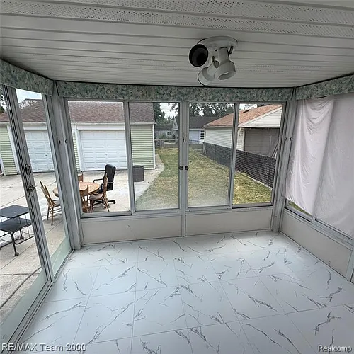 16729 W Outer Dr Photo 1 16729 W Outer Dr Photo 1
