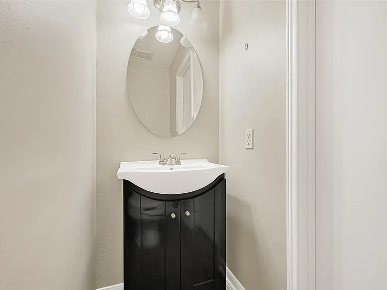 4010 Spring Garden Dr — Photo 12