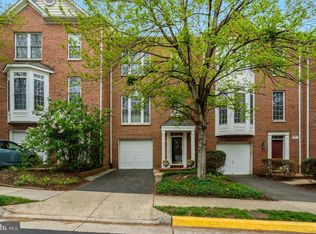 4182 Lower Park Dr, Fairfax, VA 22030