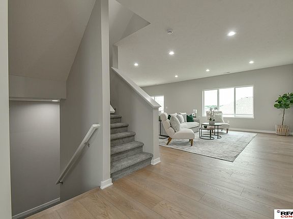 4th image of 10850 Legends Ln