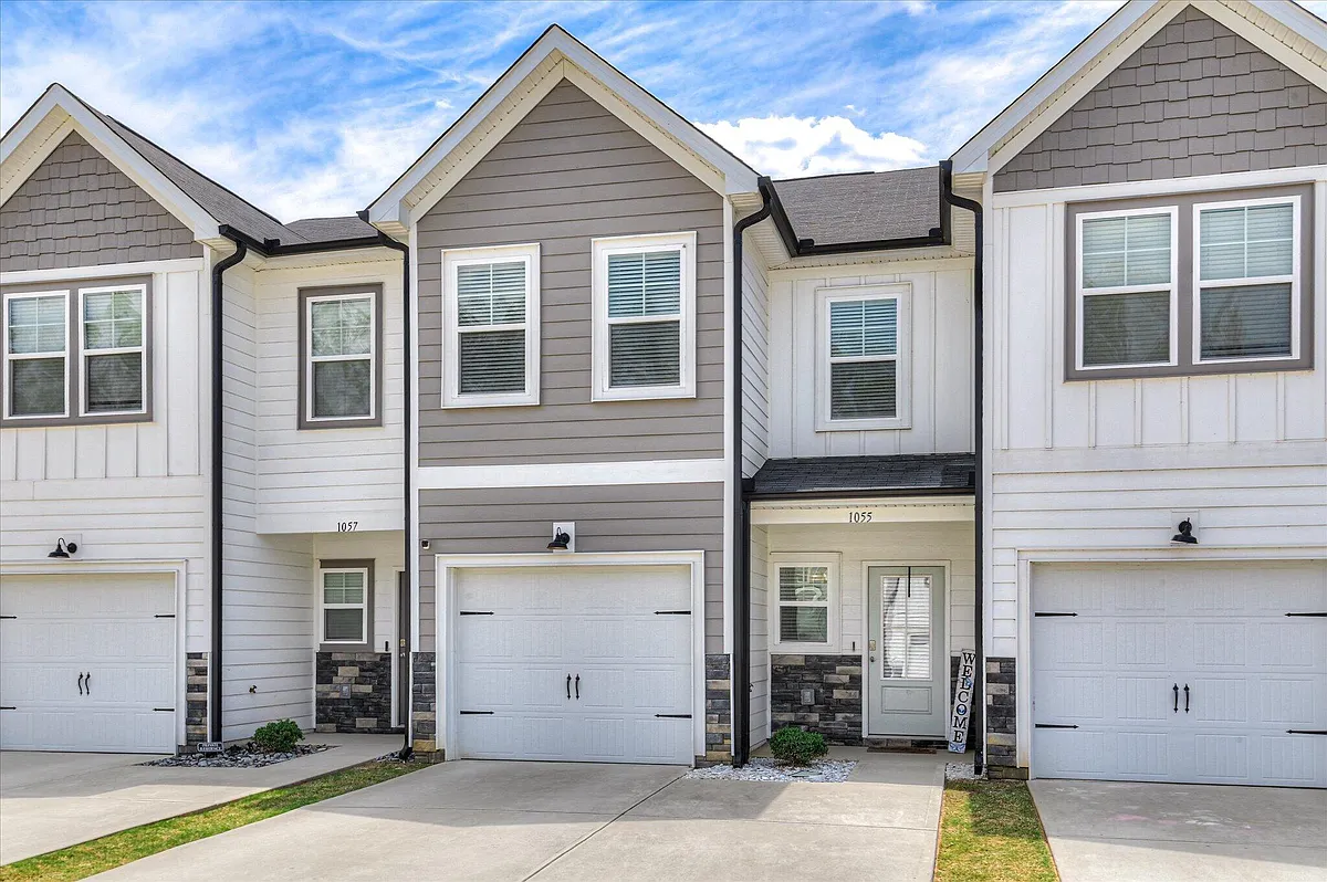 Building Photo - 1055 Linsmore Ave