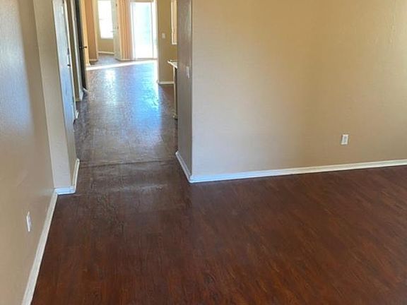 3rd image of 3135 W Park St