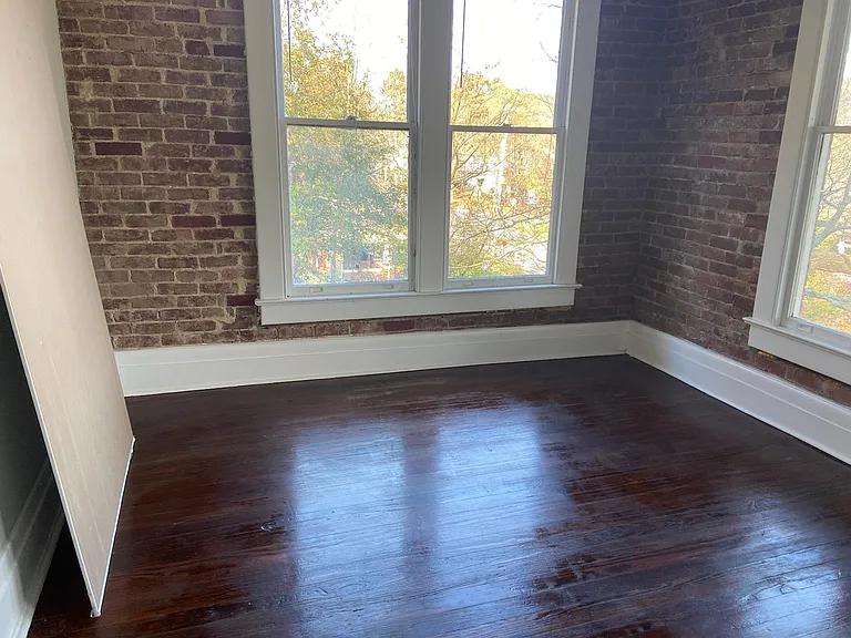 5209 Saint Elmo Ave — Photo 4