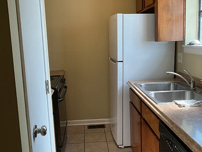 2815 Eaton St — Photo 16