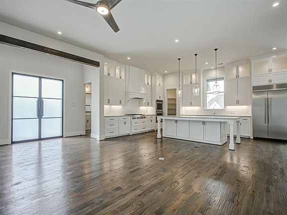 4th image of 1000 Woodbridge Pl