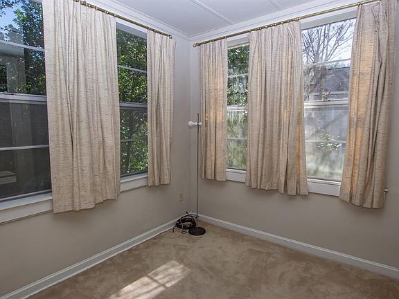 3rd image of 804 Avenue Of Oaks St #B