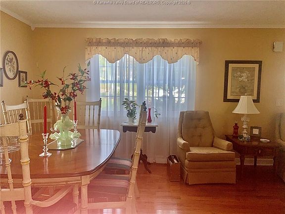 4th image of 330 Woodland Dr