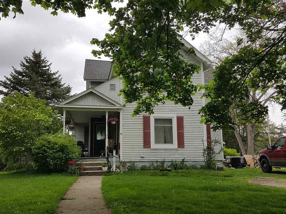1st image of 411 Depot St