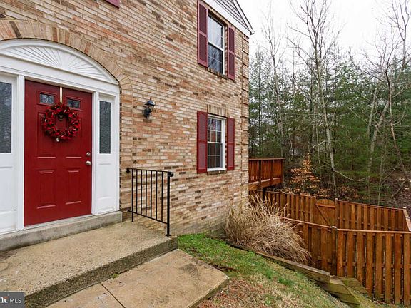 3rd image of 2877 Bowes Ln