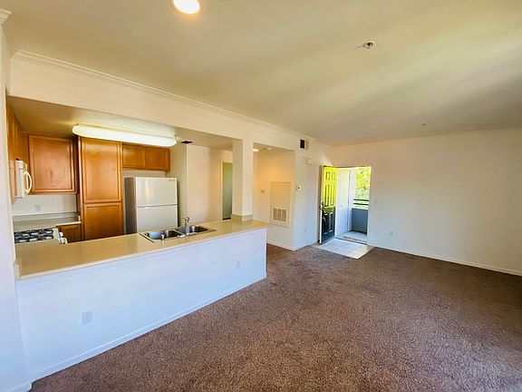 4th image of 5201 Laguna Oaks Dr Unit 94