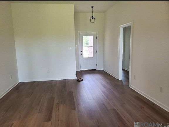 4th image of 13945 Barrington Ave