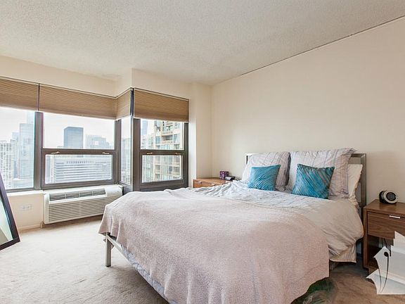 4th image of 30 E Huron St #4802F