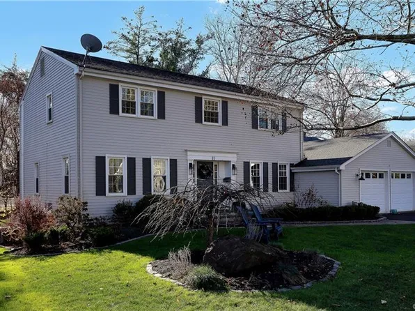 11 Pine Brook Lane, West Hartford, CT 06107