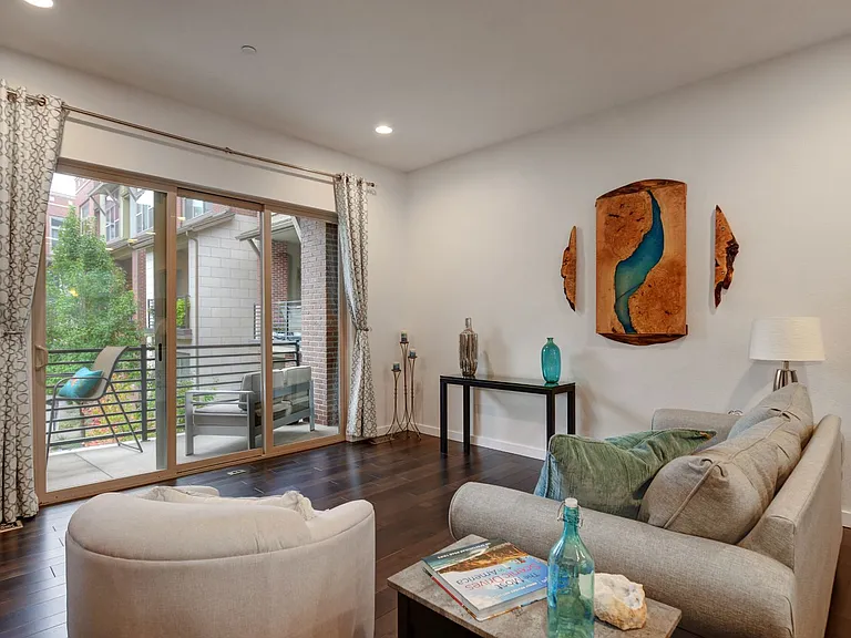2323 Buttercup Ct — Photo 12