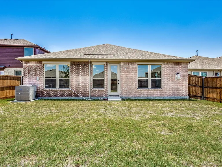 917 Waggoner Dr — Photo 30