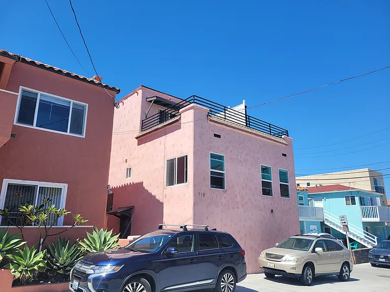 718 Santa Rita Pl #B — Photo 1