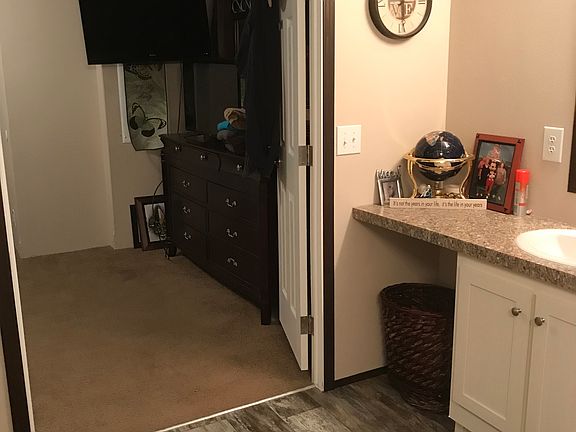5th image of 2141 Kathy Dr