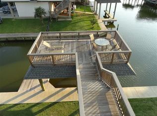 42 N Omega St, La Marque, TX 77568