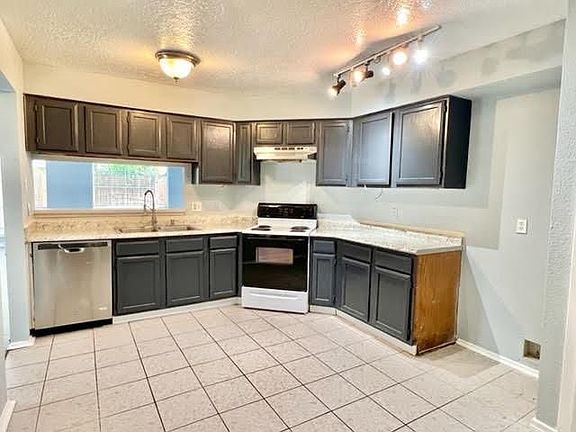 4th image of 102 Greenshire Dr