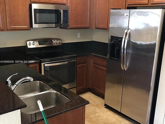 3rd image of 14264 SW 272nd Ln
