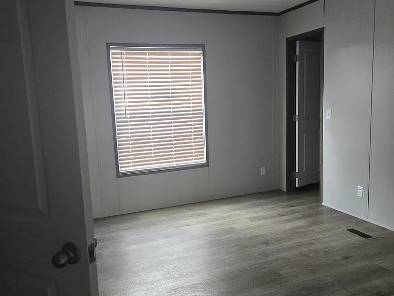 1208 Orient Ave — Photo 6