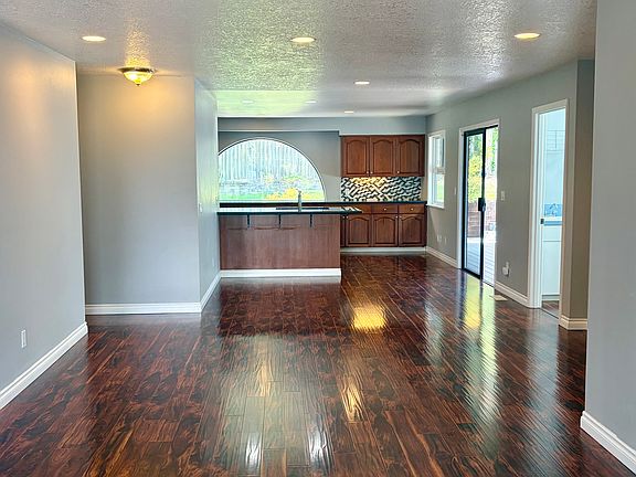 3rd image of 18413 SE Blanton St