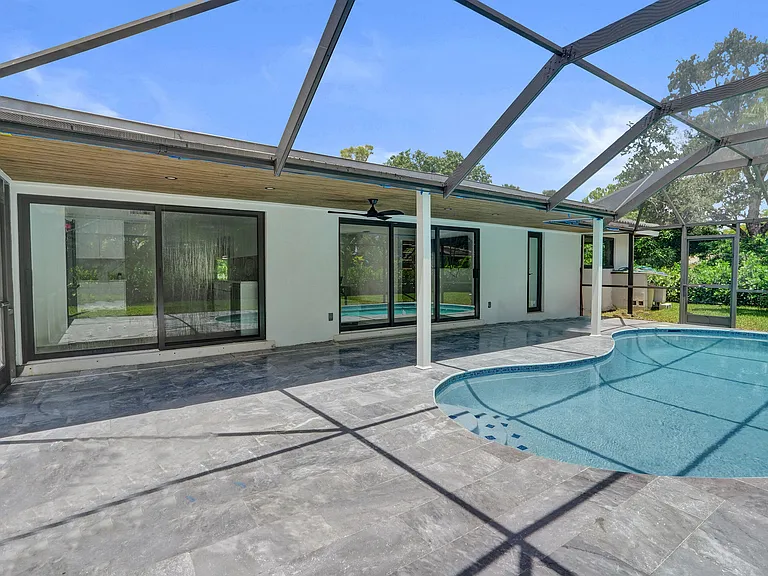 840 SW 3rd St — Photo 44