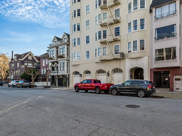 1835 Vallejo — Photo 29