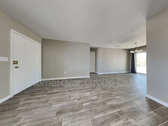 3rd image of 1111 Shorewood Cir APT B