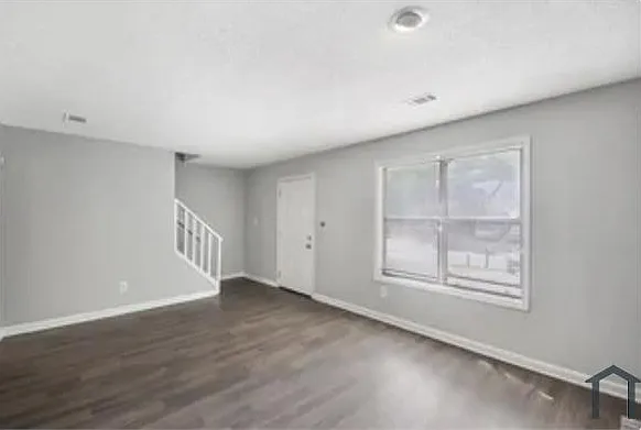 939 Silverwood Dr — Photo 5