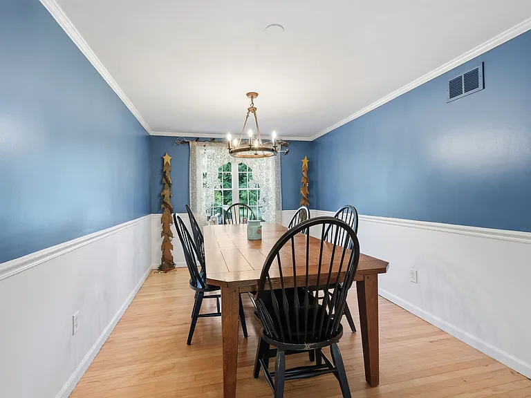 244 Federal City Rd — Photo 5