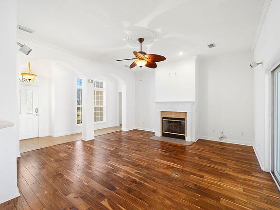 5th image of 331 Hidden Island Dr