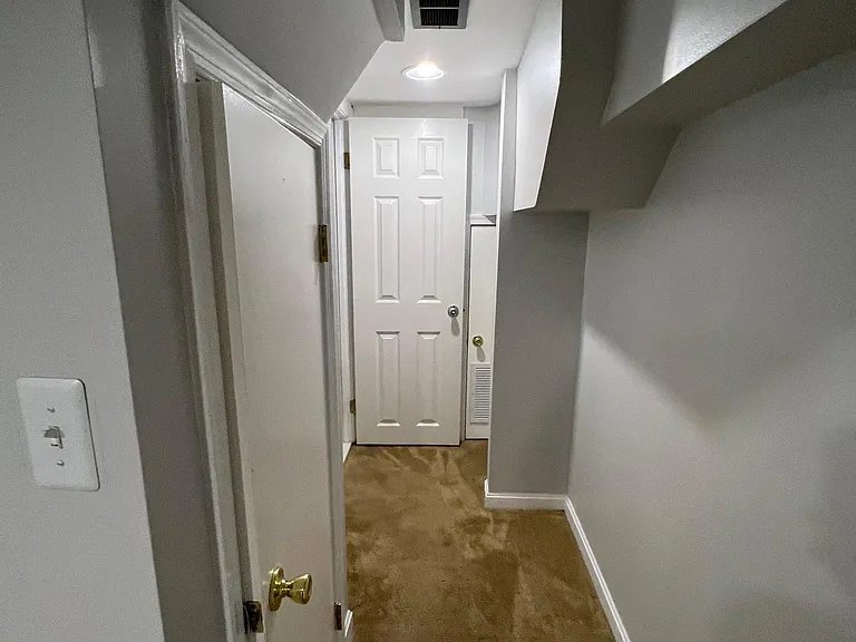 627 Harvey St — Photo 29