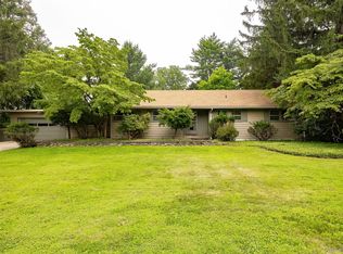18 Flower Hill Rd, Poughkeepsie, NY 12603