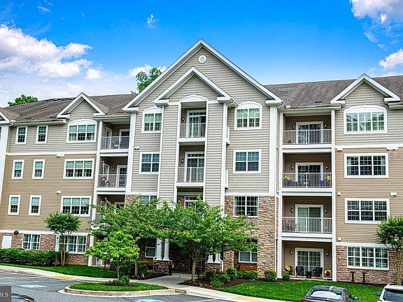 2nd image of 901 Macphail Woods Xing APT 4B
