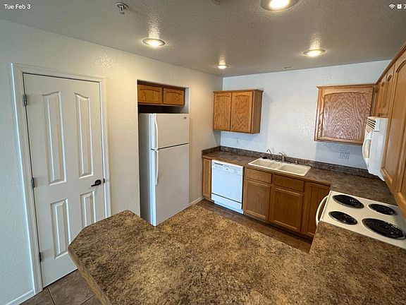 4th image of 3049 Shoshone Dr Unit 102