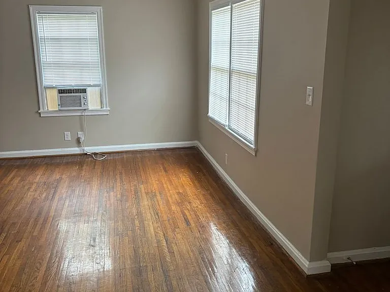 3931 Dexter Dr — Photo 10