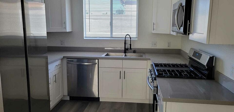 1st image of 7-1270 Stoner Ave #7