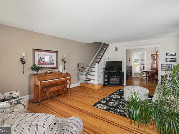 5th image of 7710 Hasbrook Ave