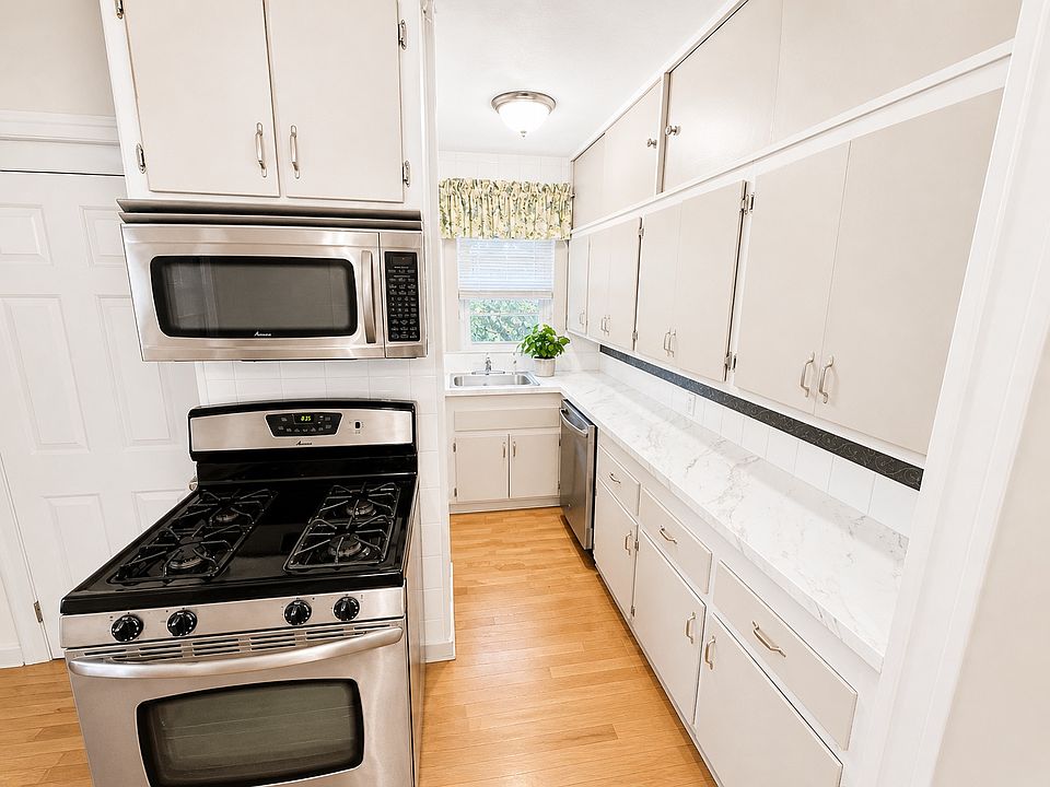 1st image of 20 Gridley St Floor 1