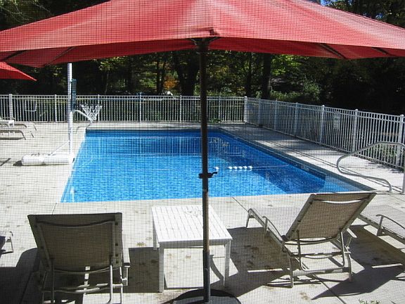 Chaise lounges for 12 guests