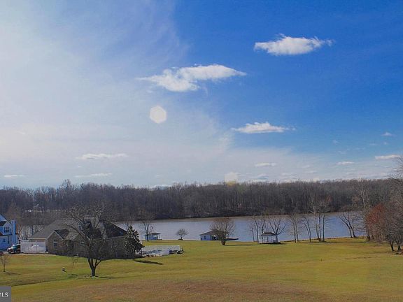 3rd image of 6905 Lake Pointe Dr