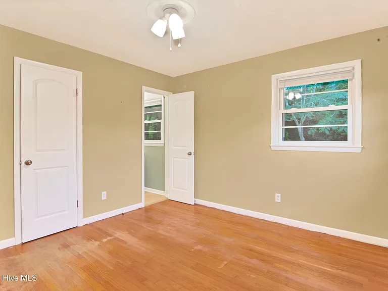 300 Long Acres Dr — Photo 11