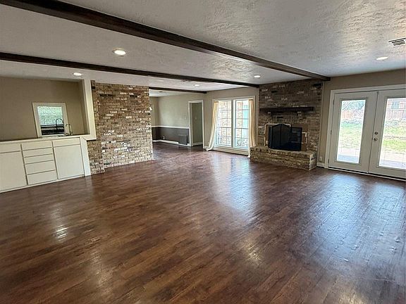 3rd image of 10919 Fm 1485 Rd