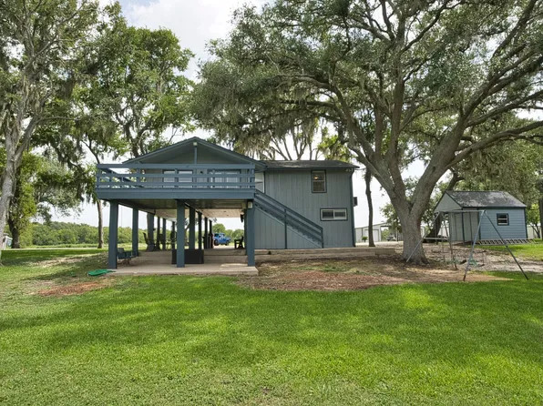 136 Private Road 652, Bay City, TX 77414