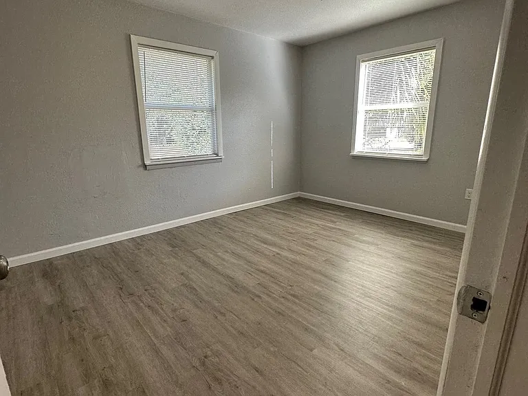 1022 1st Ave — Photo 9