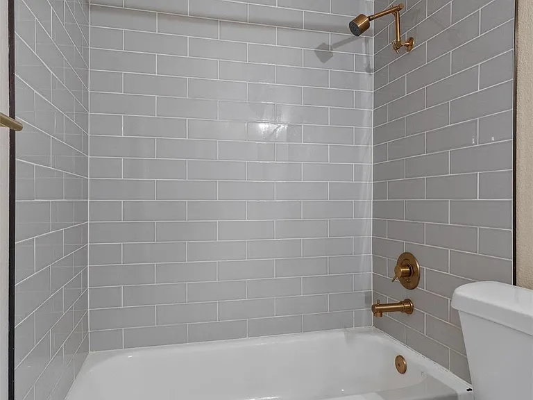 11901 Swearingen Dr #105 — Photo 16