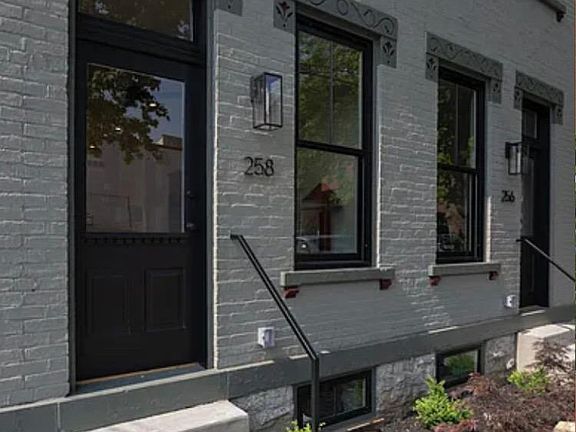 5th image of 256 W 8th St