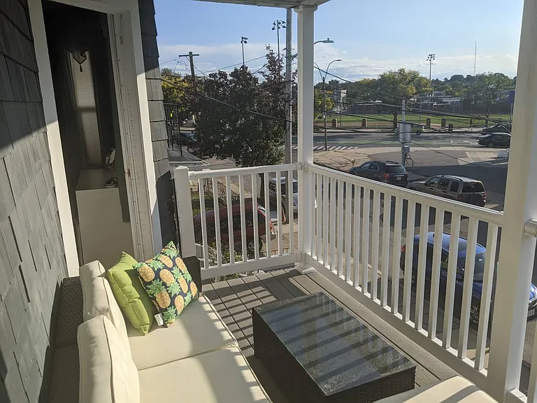 54 William St #2 — Photo 10