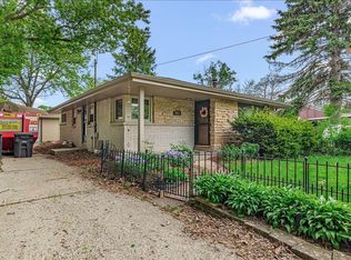 3223 W Cold Spring ROAD, Greenfield, WI 53221